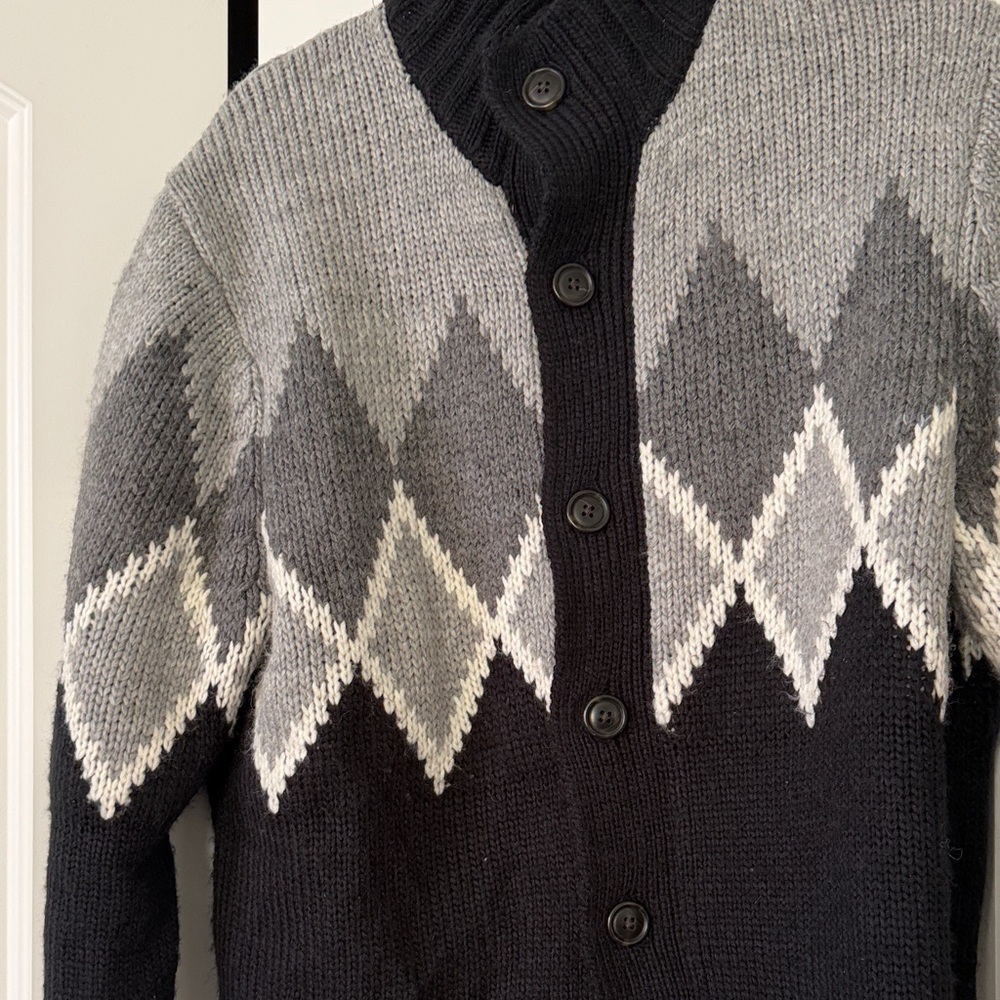Club Room Black and Gray Argyle Cardigan